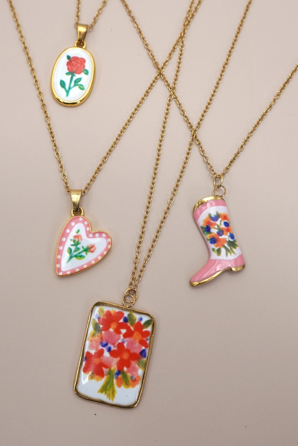 Floral Design Shape Necklace