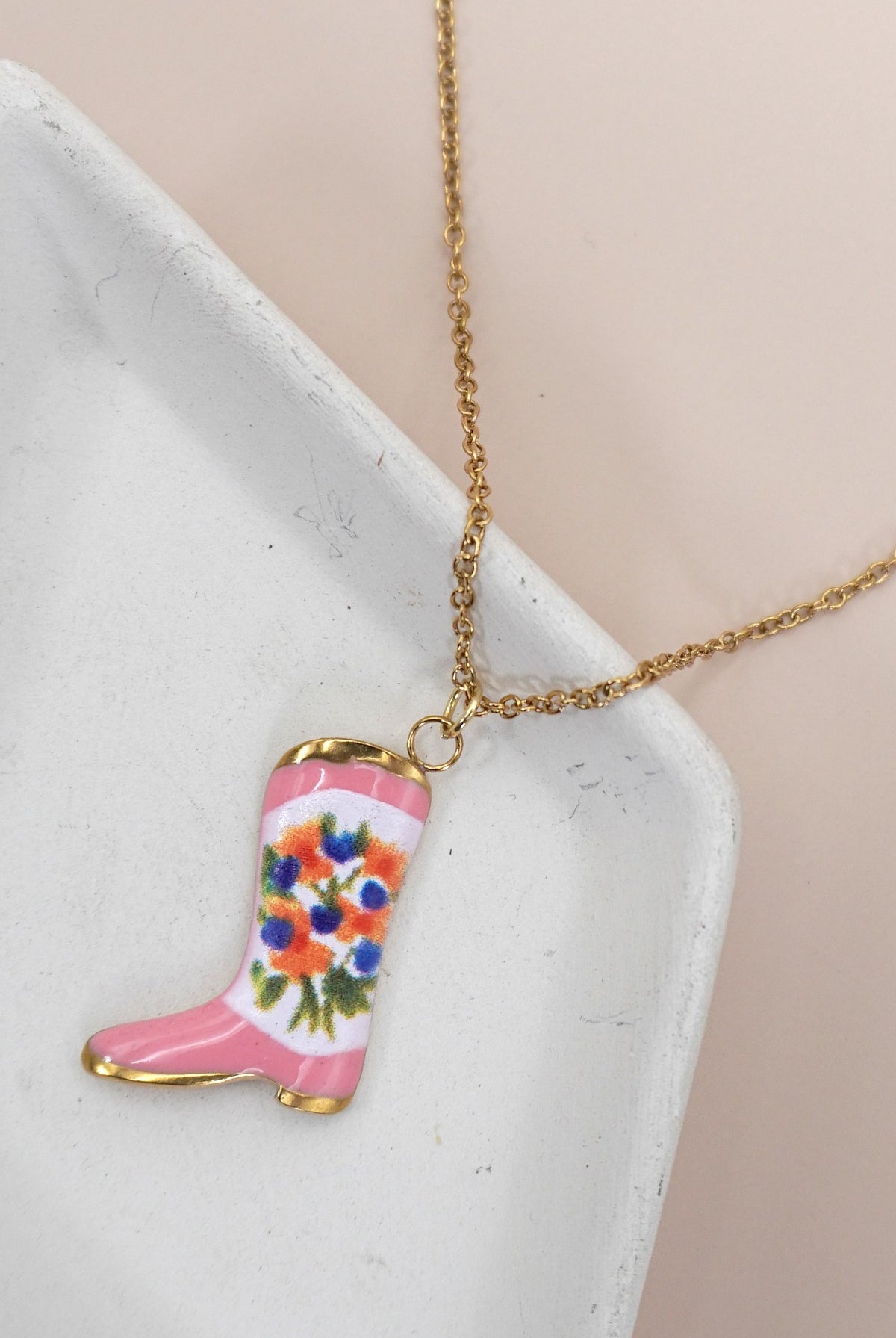 Floral Design Shape Necklace
