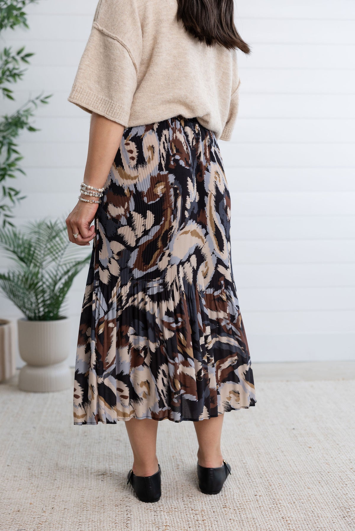 MB Long Patterned Plisse Skirt with Slit