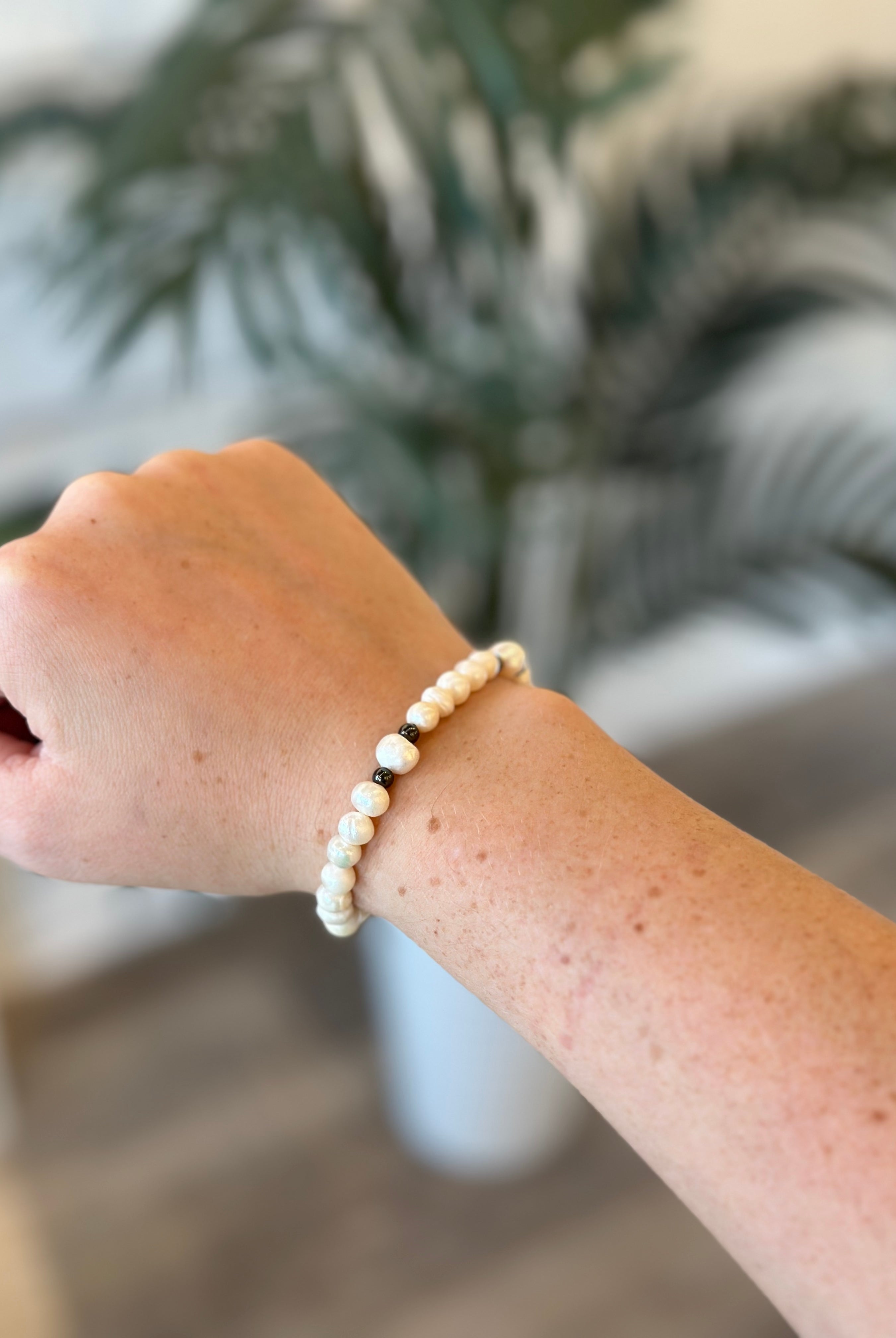 *FINAL SALE* Mac & Me Stretch Freshwater Pearls and Gold Bead Bracelet