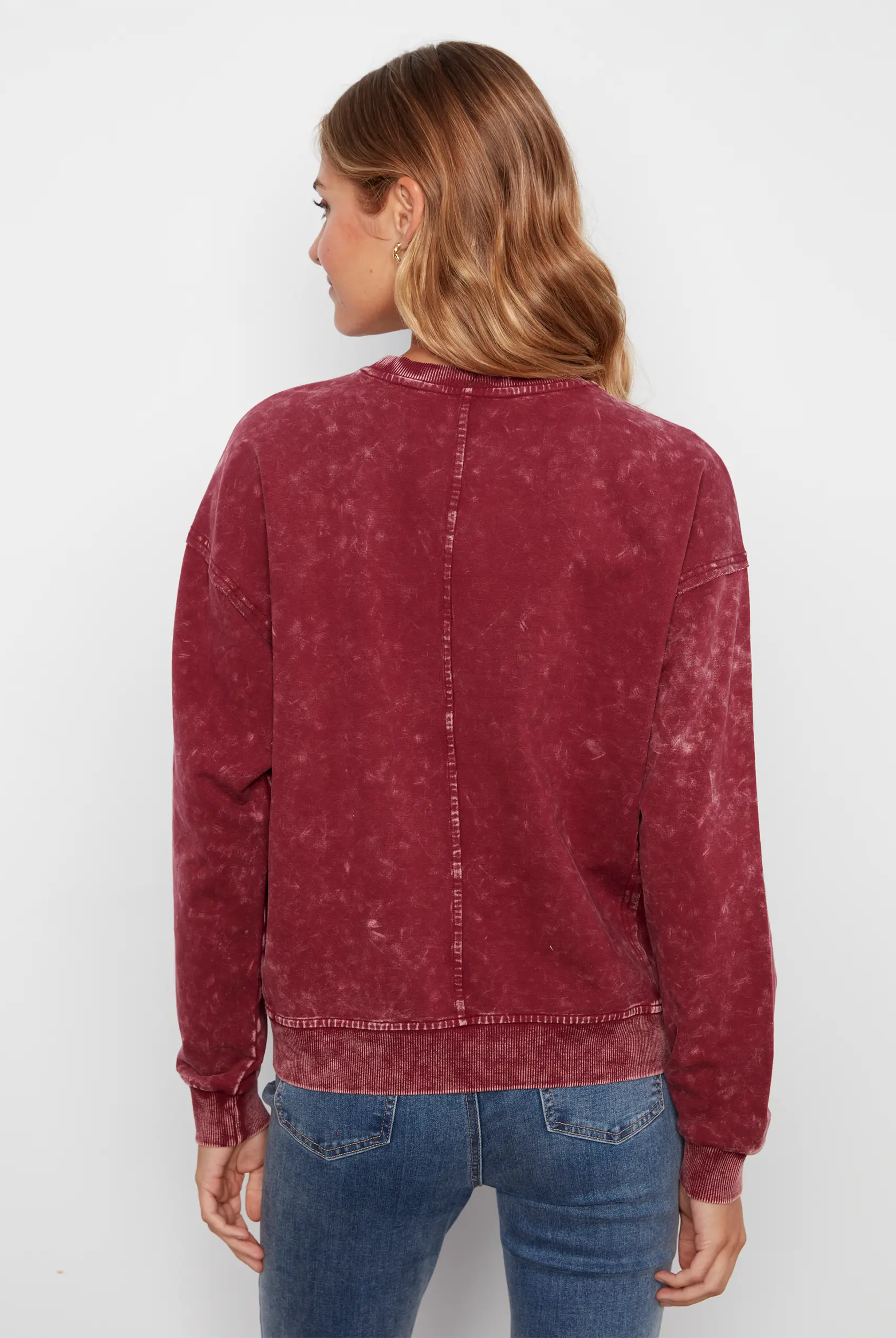 Long Sleeve Sweatshirt Top with Flower Applique