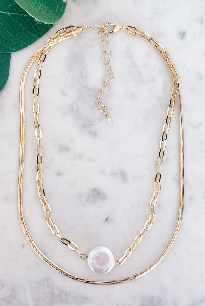 Double Layered Necklace with Circle Pearl Pendant