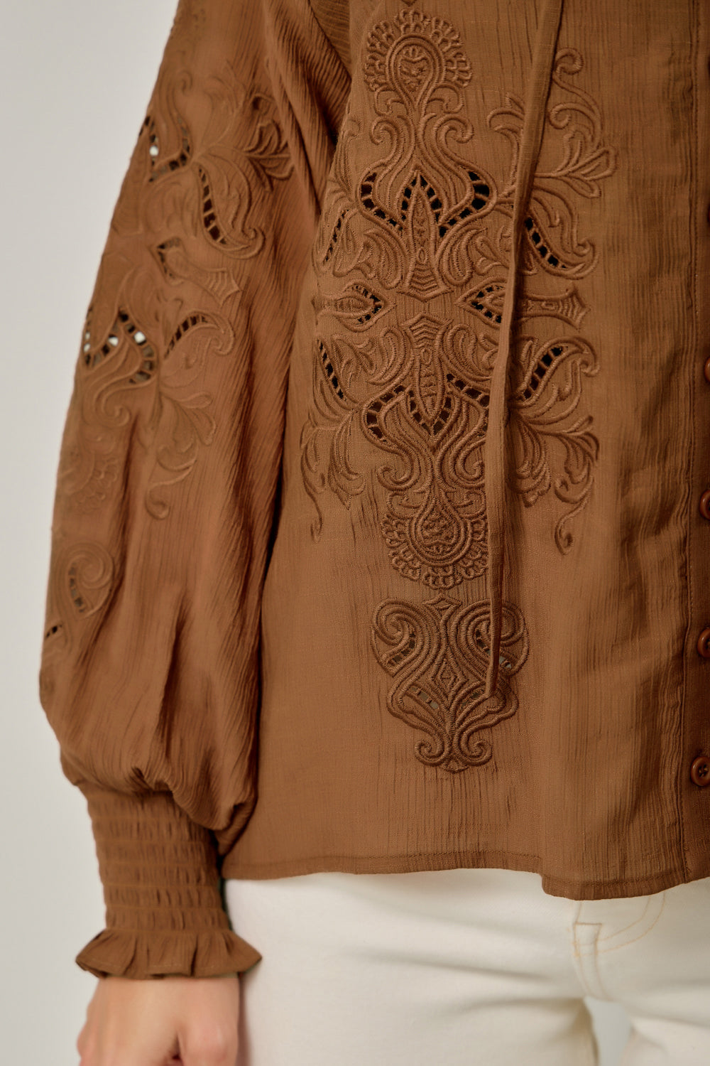 Embroidered Wrinkle Texture Blouse