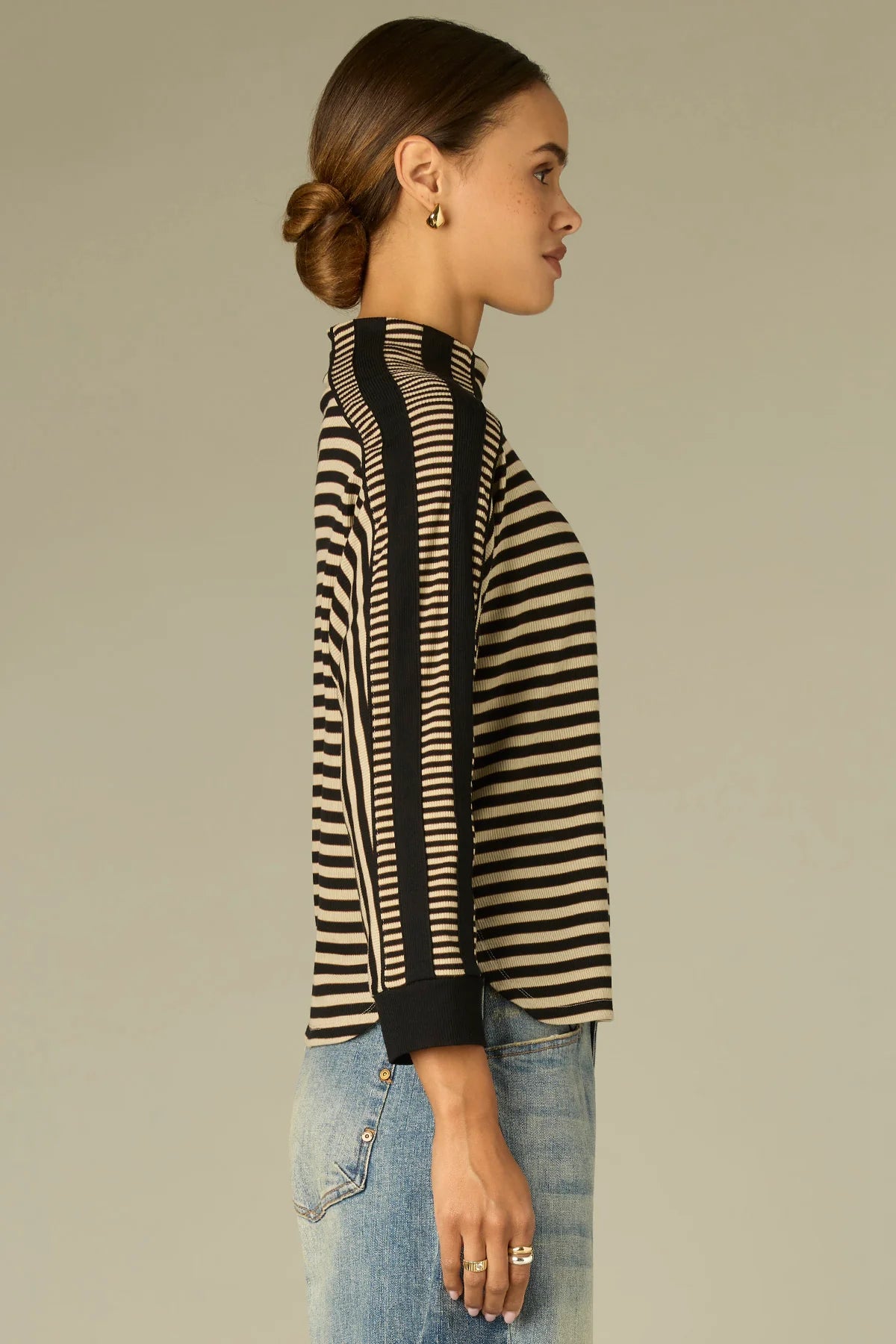 Long Banded Sleeve Mock Neck Rounded Hem Color Blocked Knit Top