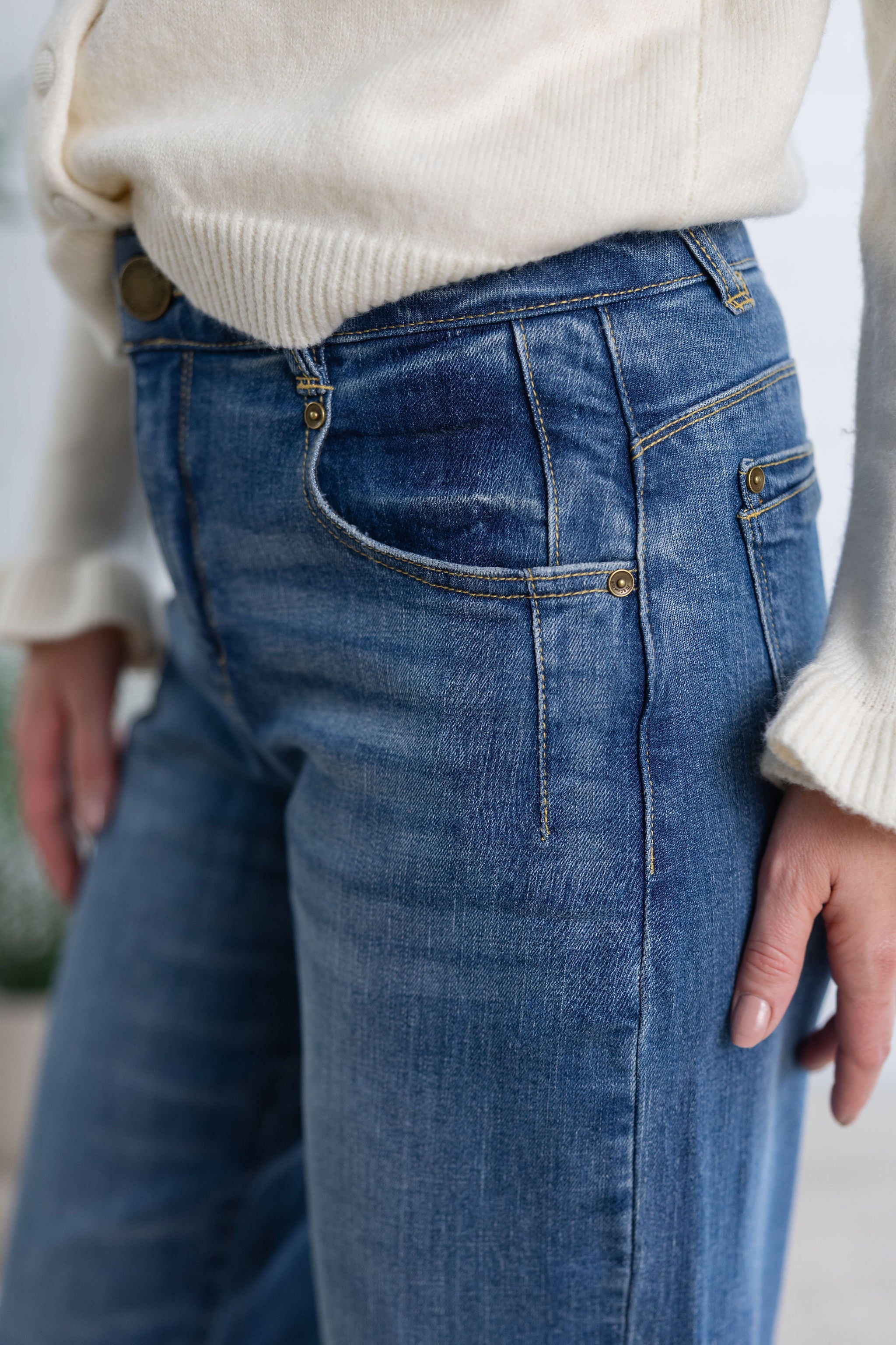 Mac and Me Skyrise Studio Barrel Jean