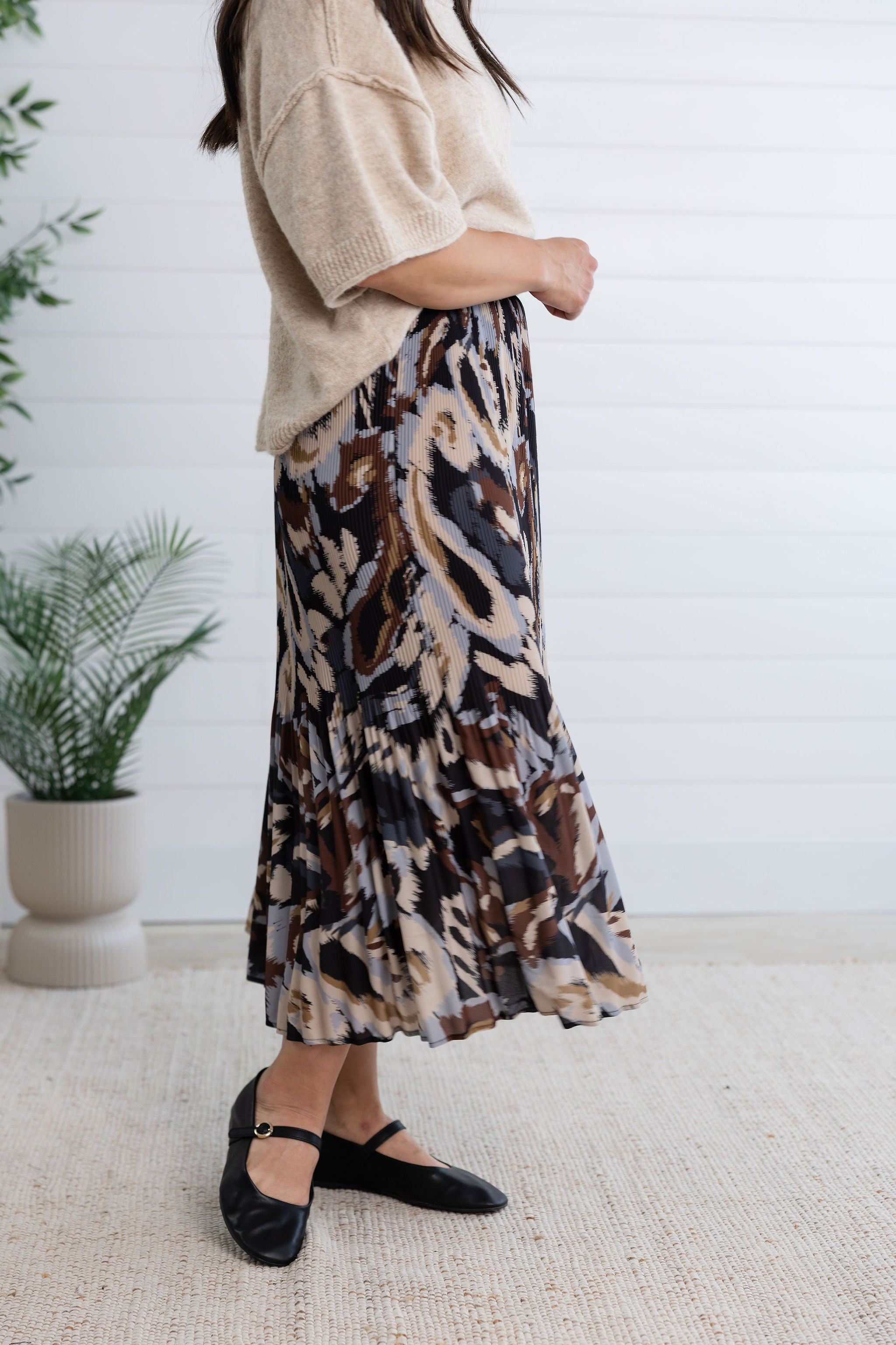 MB Long Patterned Plisse Skirt with Slit